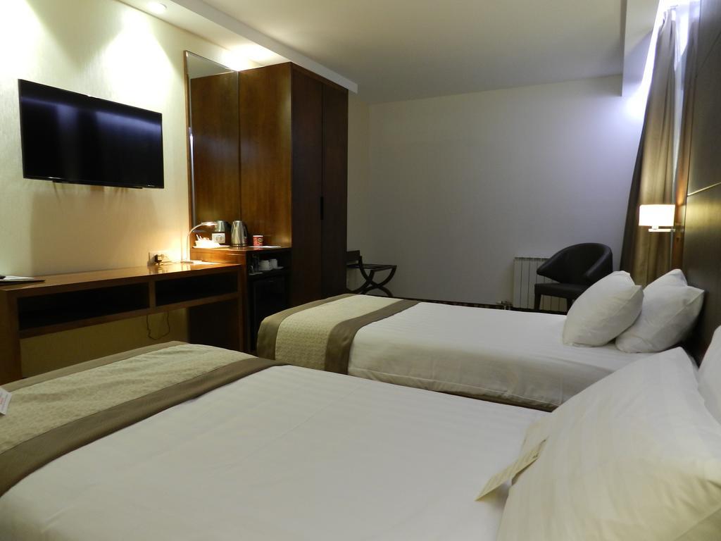 - Free Parking Nearby 350m